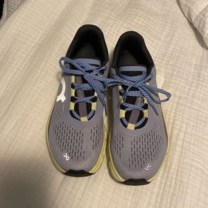 On cloud cloudmonster 7.5 women grey green blue